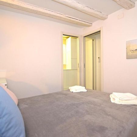 Pisinium Apartment ロヴィニ エクステリア 写真